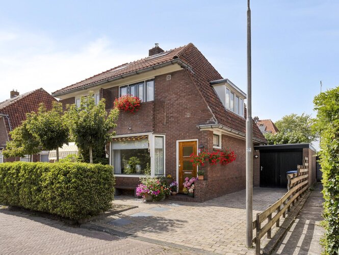 van de Veldestraat 2 Leeuwarden